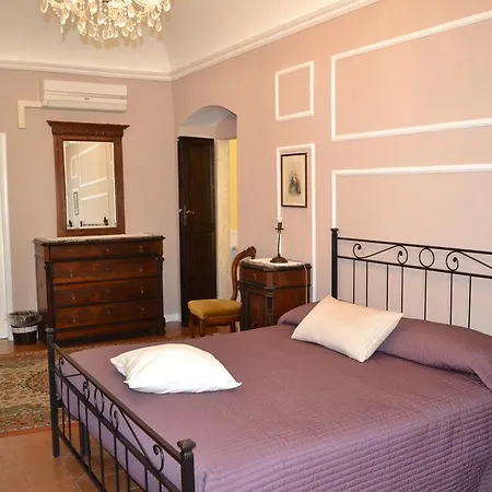 Corte Palazzo Picedi Benettini 3*