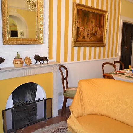 Corte Palazzo Picedi Benettini