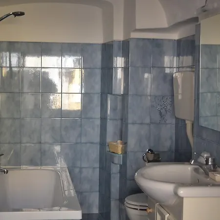 Corte Palazzo Picedi Benettini Sarzana