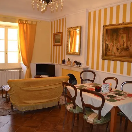 Corte Palazzo Picedi Benettini 3* Sarzana