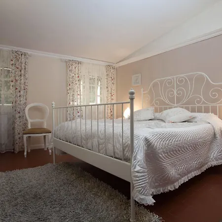 Corte Palazzo Picedi Benettini 3* Sarzana